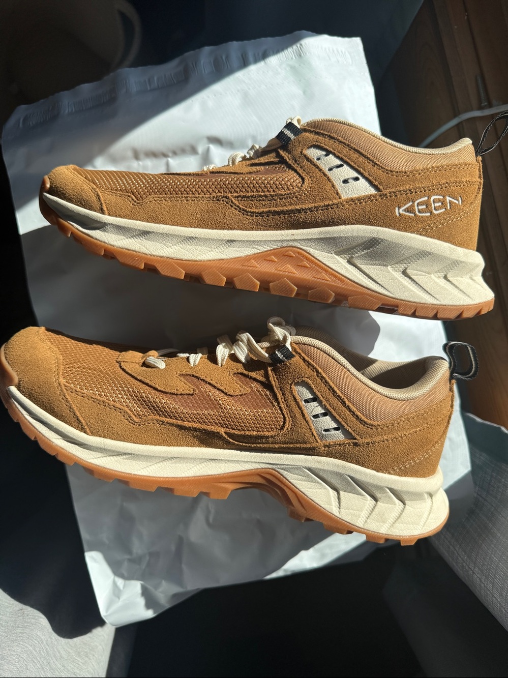 KEEN women’s hightrail vented hiking sneaker Size 9.5 LIKE NEW! - Picture 2 of 5